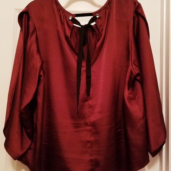 Burgundy blouse - Picture 2 of 3